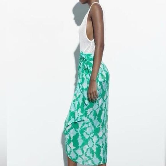 Zara Green and white tie dye print sarong wrap knotted skirt - Picture 3 of 4